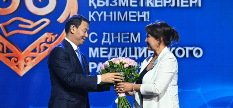 ВЫСОКАЯ ГОСУДАРСТВЕННАЯ НАГРАДА – ПРИЗНАНИЕ МНОГОЛЕТНЕГО ТРУДА
